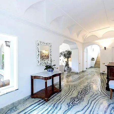 Bella Conchiglia Villa *